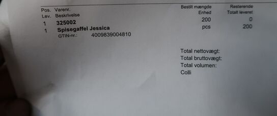 Lagerreol med div. Varelager, bestik, kokkeknive m.m. (se billeder for indhold)