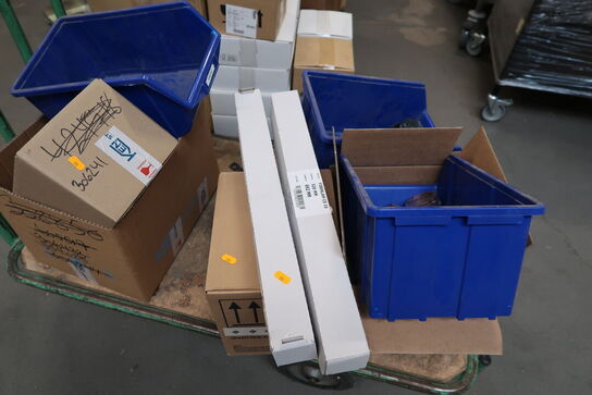 Opbevaringsvogn med indhold