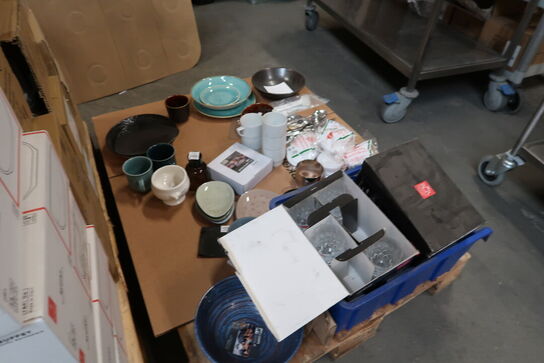 5 stk. paller med varelager (se billeder for indhold)