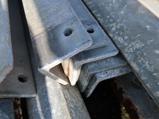 57 stk. 6 meter + 27 stk. 5,6 meter, 70x70x8