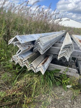 76 stk. 6 meter + 30 stk. 5,6 meter, 70x70x8