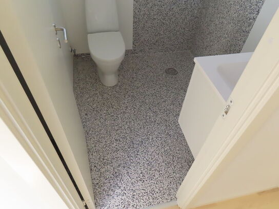 Beboelsesvogn nyindrettet, med køkken og bad