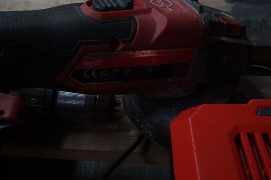 Vinkelsliber + 2 stk. boremaskiner MILWAUKEE