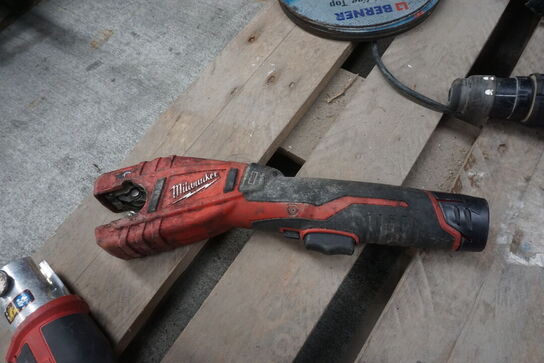 2 stk. elværktøj mv. 