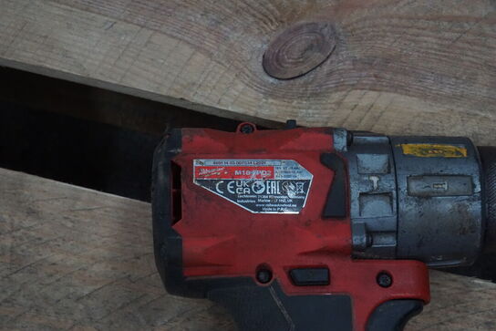 2 stk. Boremaskiner MILWAUKEE