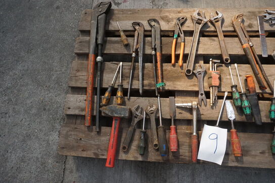 Palle med håndværktøj 