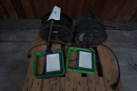 2 stk. Kabeltromler + 2 stk. LED lamper