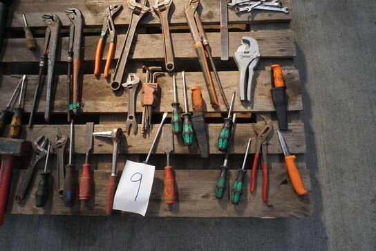 Palle med håndværktøj 