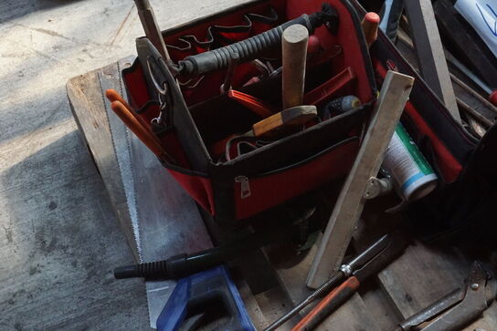 2 stk. værktøjskasser + diverse værktøjer