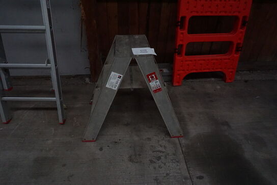 2 stk. Stiger + afskærmning 