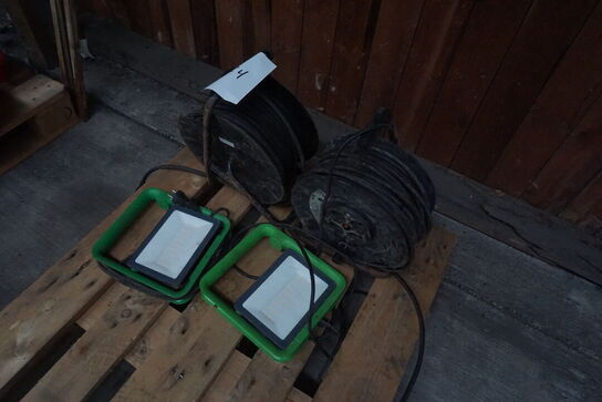 2 stk. Kabeltromler + 2 stk. LED lamper