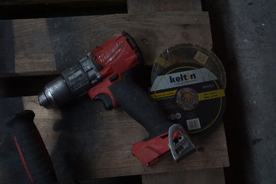 Vinkelsliber + 2 stk. boremaskiner MILWAUKEE