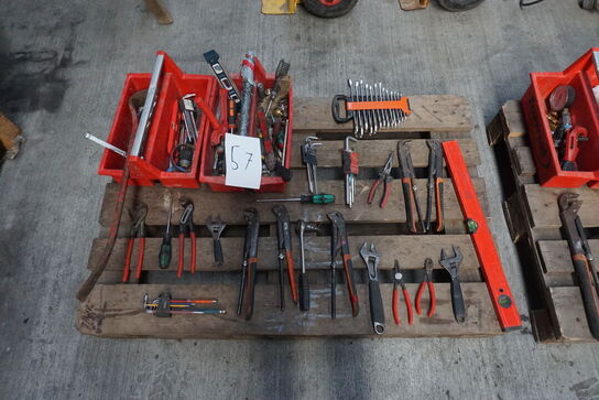 Palle med diverse håndværktøj 
