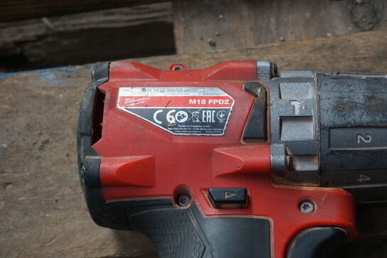 Vinkelsliber + boremaskine MILWAUKEE 