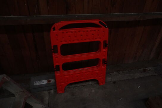 2 stk. Stiger + afskærmning 