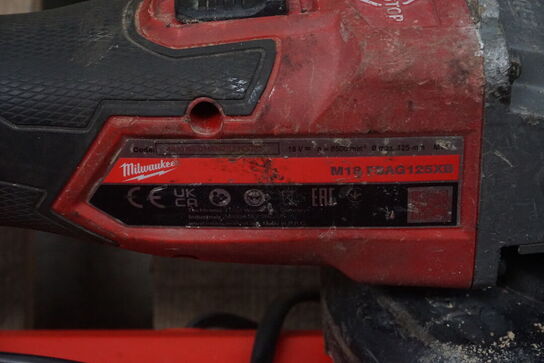 Vinkelsliber + boremaskine MILWAUKEE 