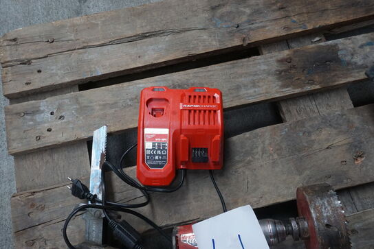 Boremaskine + stiksav MILWAUKEE 