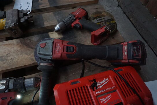 Vinkelsliber + 2 stk. boremaskiner MILWAUKEE