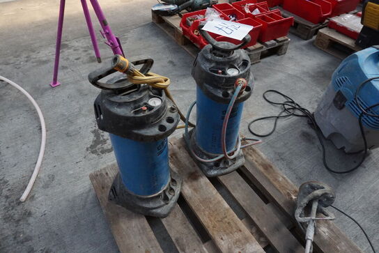 2 stk. manuel dykpumpe + mixer