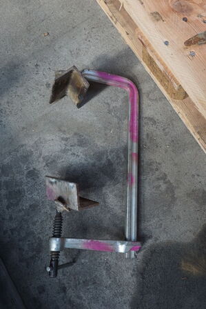 Palle med skruetvinger