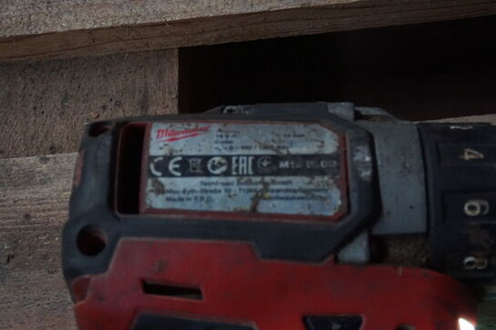 Vinkelsliber + 2 stk. boremaskiner MILWAUKEE