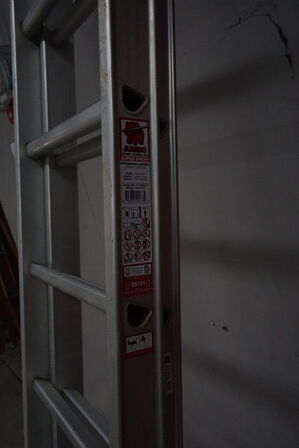 2 stk. Stiger + afskærmning 