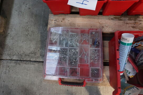 Diverse skruer mv. 