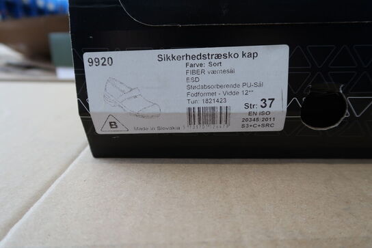 1 Par Bjerregaard | Sikkerhedstræsko | Sort | 37 Model nr: 311093