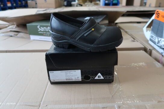 1 Par Bjerregaard | Sikkerhedstræsko | Sort | 37 Model nr: 311093