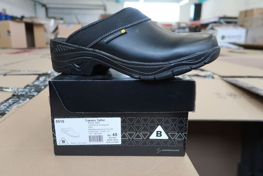 1 Par Bjerregaard | Træsko | Sort | 45 Model nr: 311073