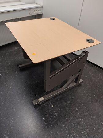 Hæve/sænkebord med fodpedal