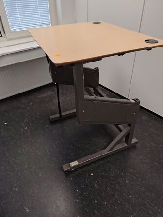 Hæve/sænkebord med fodpedal