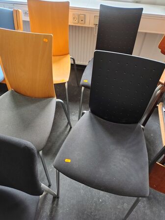 Parti blandede stole