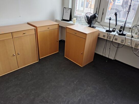 Fire kontorskabe, assorterede