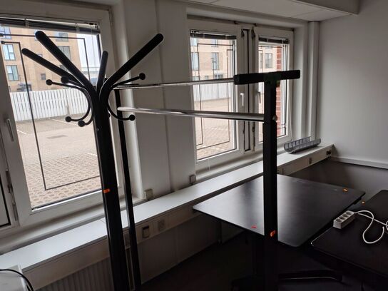 Tøjstativ og stumtjener