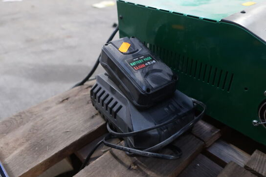 Batteri samt lader