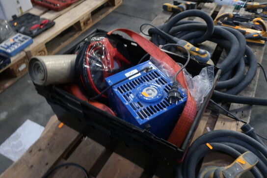 Startkabler, varmeblæser m.v. i kasse