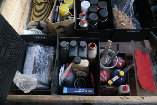 Palle med diverse forbrugsvarer