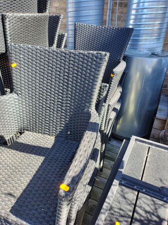 Seks stole med armlæn. Polyrattan. 