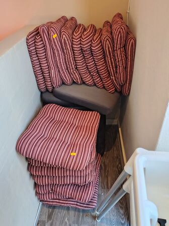 Parti hynder til havemøbler