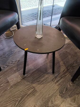 Lille bord og to stole