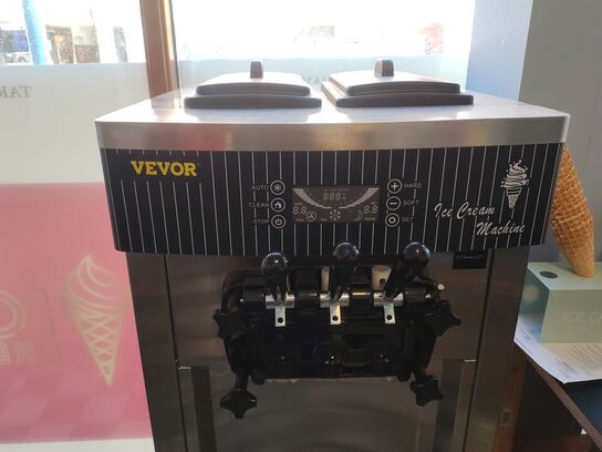 SoftIce maskine. Se tekst.  VEVOR