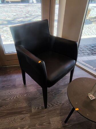 Lille bord og to stole