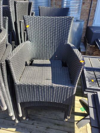 Seks stole med armlæn. Polyrattan. 