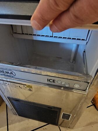 Isterningemaskine BREMA