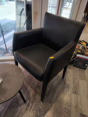 Lille bord og to stole