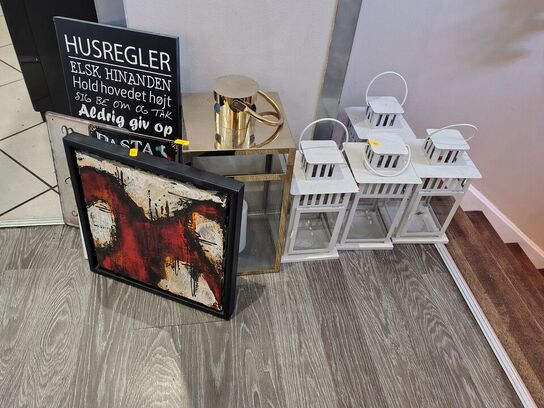 Lanterner og små billeder/skilte