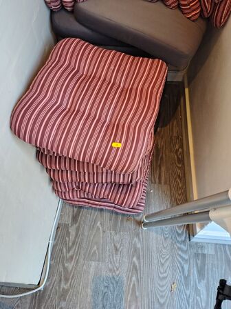 Parti hynder til havemøbler