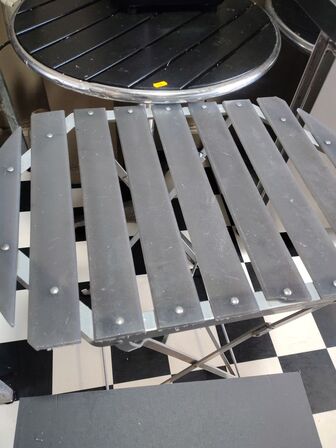 Caféborde og skammel