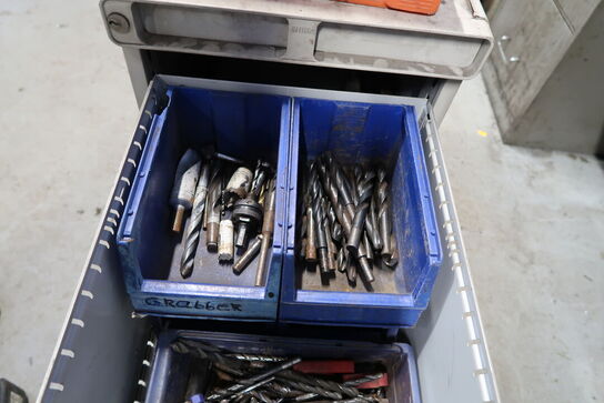 Sortimentsskab med div. Bor